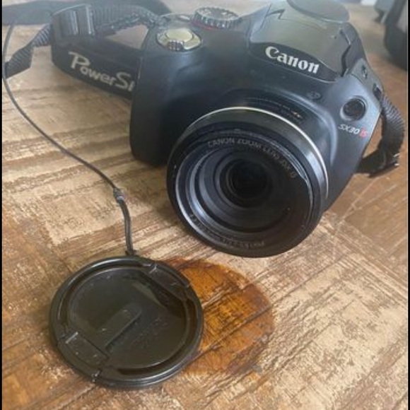 Canon PowerShot SX30 IS Camera - Picture 4 of 6